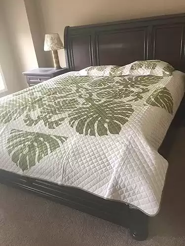 Queen Size Hawaiian Quilt Comforter Set with 2 Pillow Shams (Monstera) Sage Green