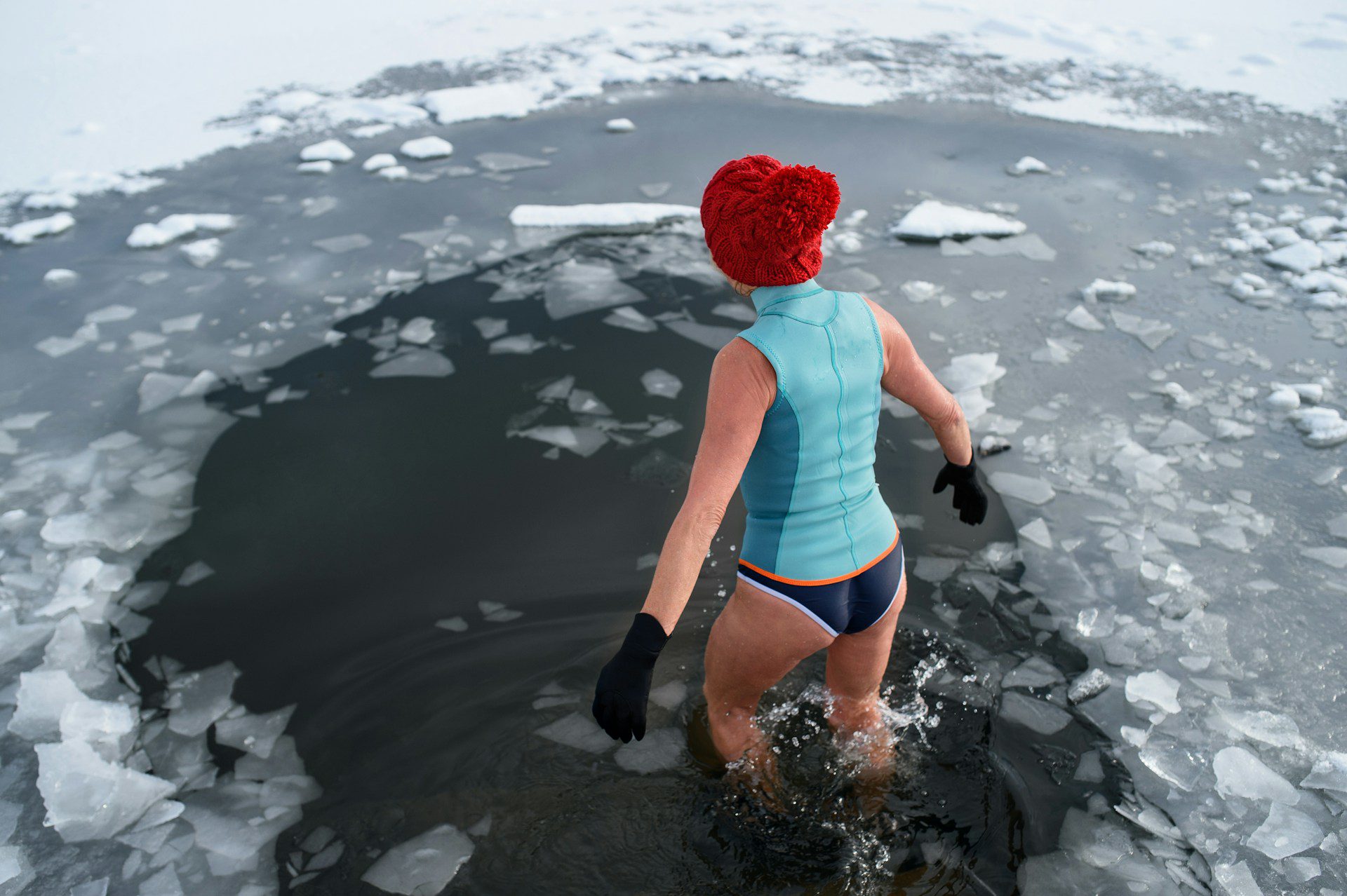 10 Surprising Cold Plunge Benefits for Mind and Body Health