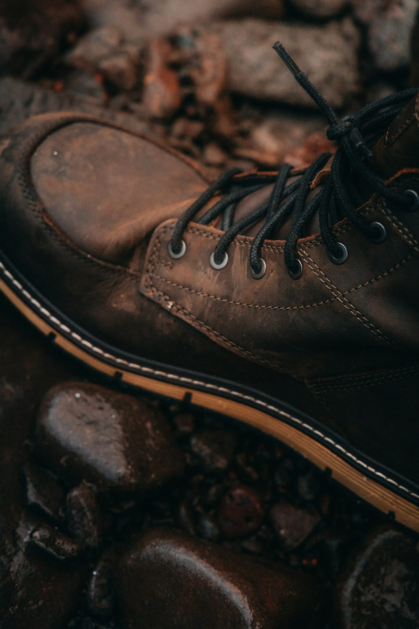 Grounding Shoes: Benefits, Science, and Top Brands in 2025